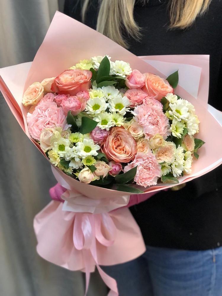 Букет цветов из: Гвоздики, Розы и Хризантемы в Алмазном