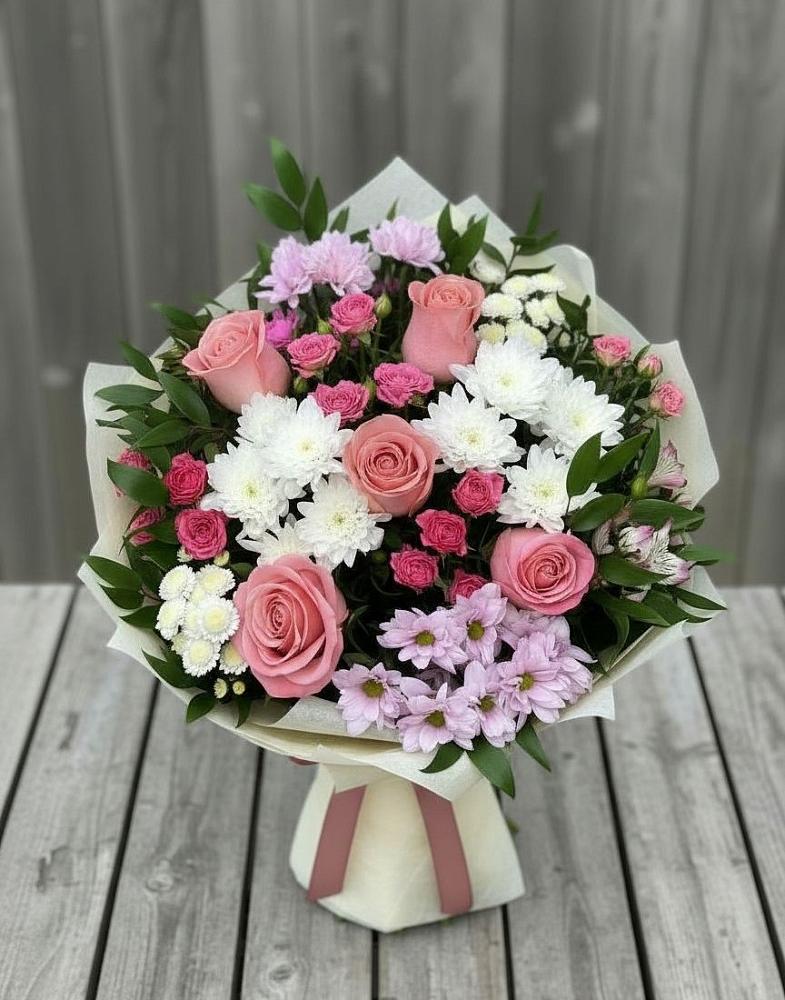 Букет цветов из: Альстромерии, Гвоздики, Розы и Хризантемы в Алмазном