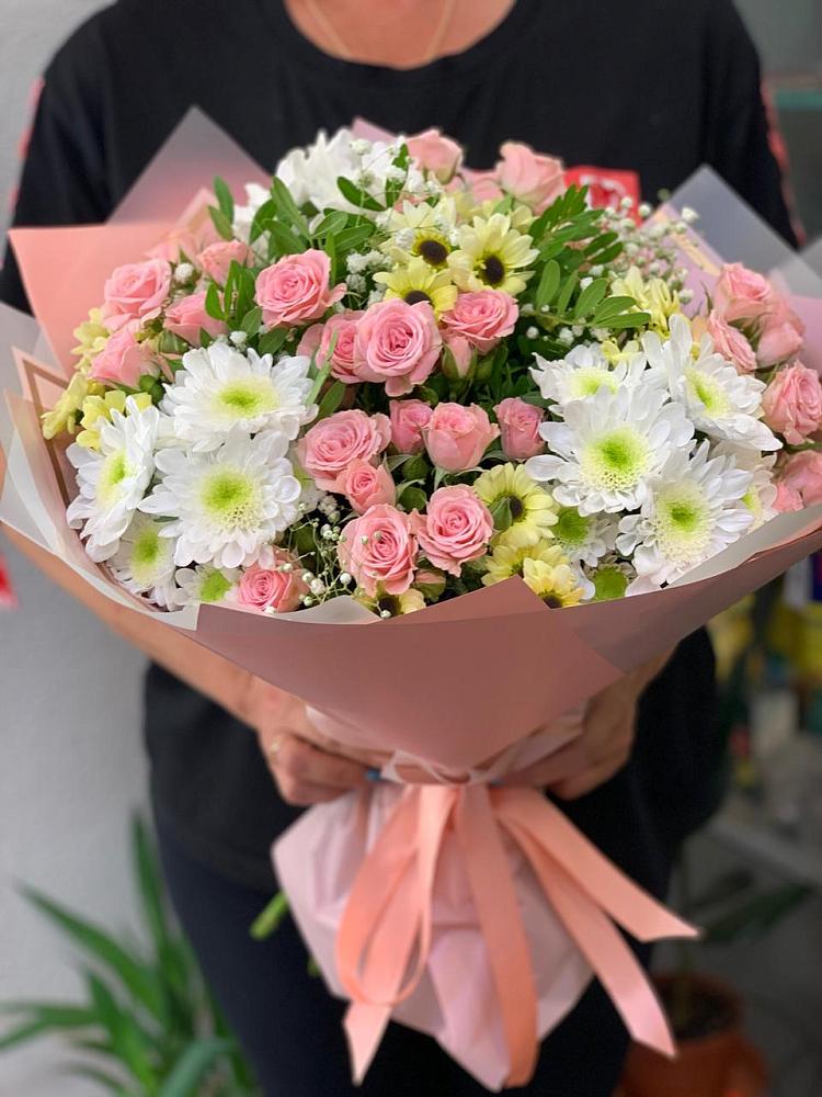 Букет цветов из: Розы и Хризантемы в Алмазном