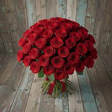 Букет 55 Красных роз Фридом #REPLACE_PRED# Алмазном