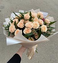 Букет Кремовые розы Латте в Алмазном
