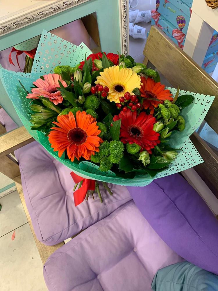 Букет цветов из: Герберы, Хризантемы и Альстромерии в Алмазном