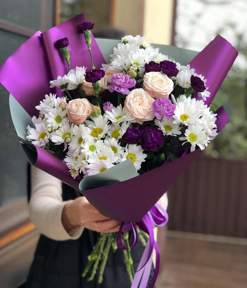 Букет цветов из: Хризантемы, Гвоздики и Розы в Алмазном