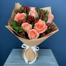 Букет цветов из:  Розы и Альстромерии в Алмазном