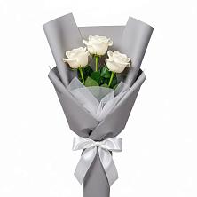 Букет 3 белые розы в Алмазном