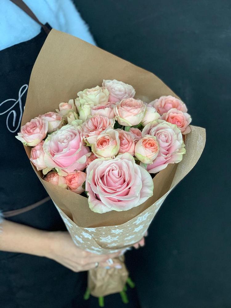 Букет цветов из: Хризантемы и Розы в Алмазном