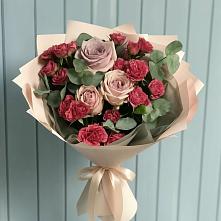 Букет цветов из:  Гвоздики и Розы в Алмазном