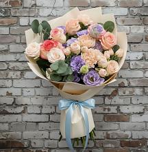 Букет цветов из:  Розы, Лизиантусы и Гвоздики в Алмазном