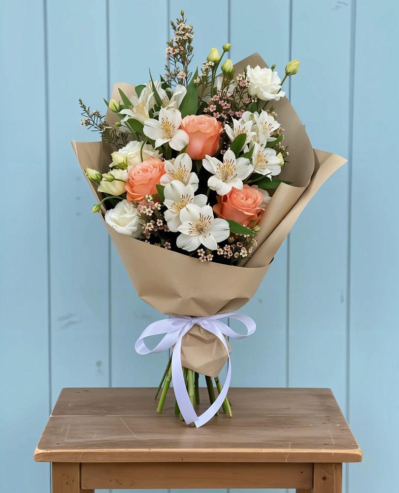 Букет цветов из: Альстромерии, Лизиантусы, Розы и Хризантемы в Алмазном